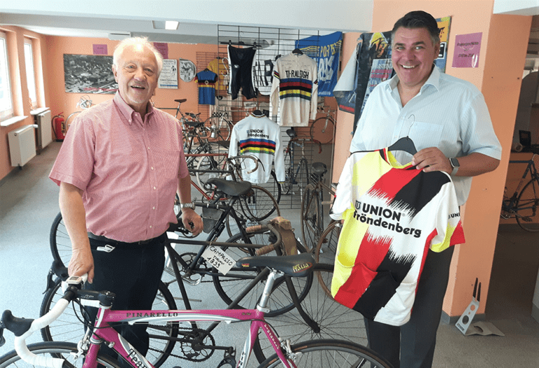 Mario Löhr, der Landrat des Kreises Unna mit Hans Kuhn im Juni 2021 im Museum